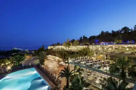 Pine Bay Holiday Resort - 18