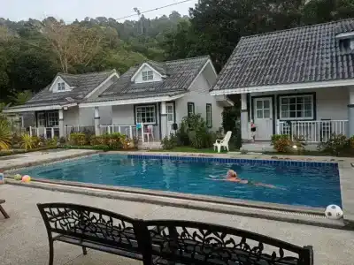 Suksompong Resort - 9