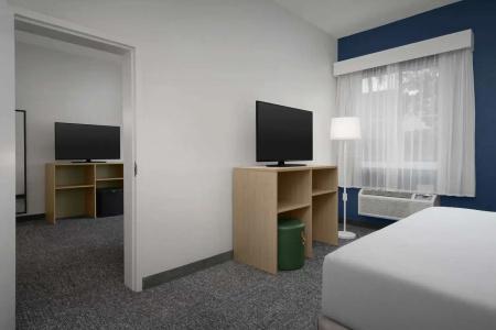Baymont by Wyndham Miami Doral - 52