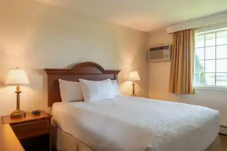 Ogunquit and Suites - 100