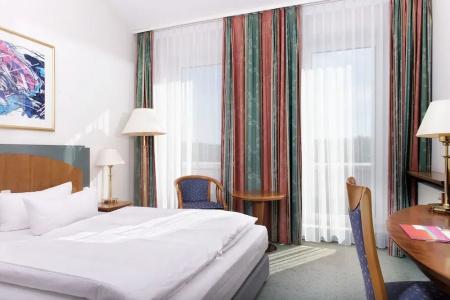 Ramada by Wyndham Weimar - 45