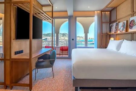 Radisson Blu 1835, Cannes - 93