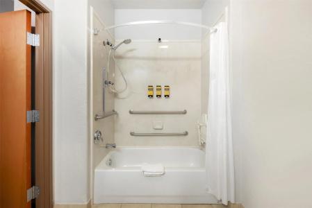 Best Western Plus San Antonio East Inn & Suites - 57