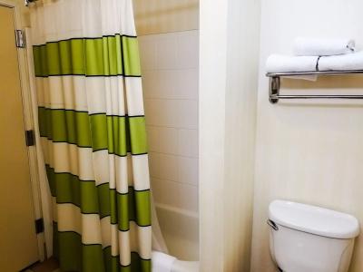 Fairfield Inn & Suites - 7