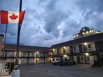 Niagara Falls Courtside Inn - 14