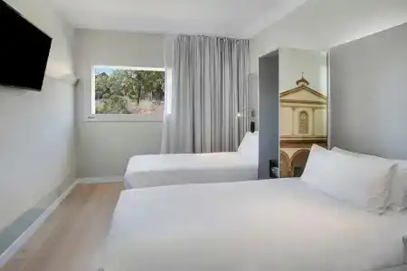 b&b Figueres - 25
