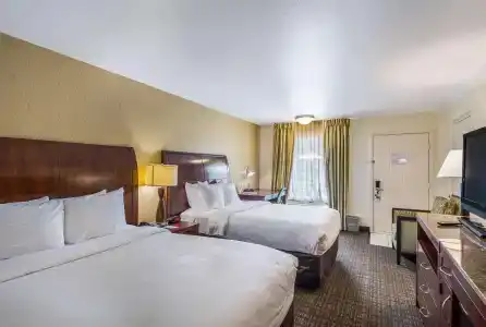 Clarion Inn & Suites Central Beach - 1