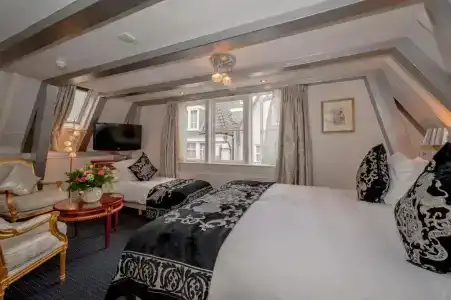 Ambassade - 44