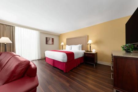 Wyndham Riverfront - 42