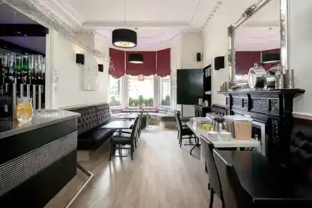 West End - 19