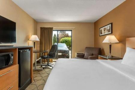 Comfort Inn - 34