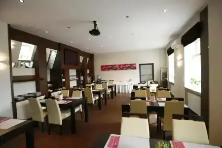 Boutique's I - 23