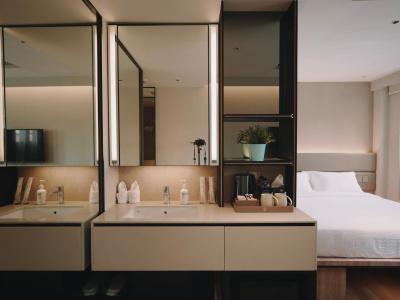 Porcelain By Jl Asia (Sg Clean) - 27