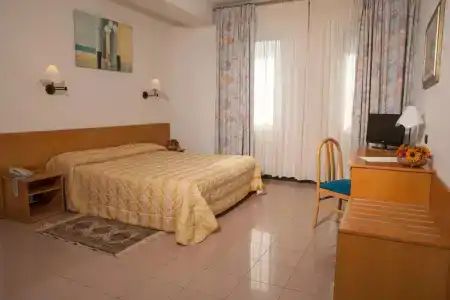 Astoria - 3