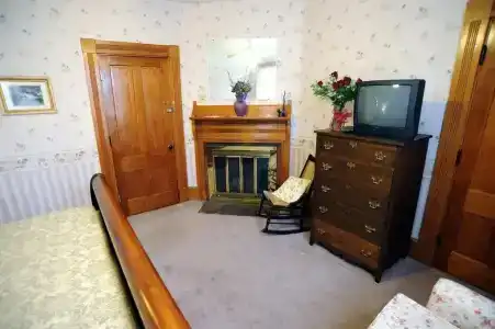 Wildflowers Inn - 1