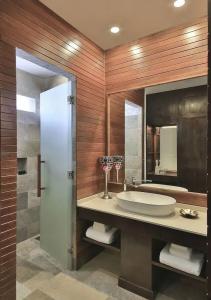 The Privilege Ezra Beach Villas - 37