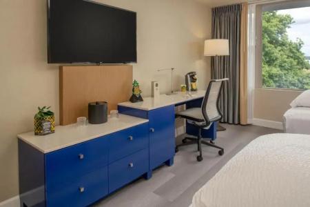 Staypineapple, Rose, Downtown Portland - 53
