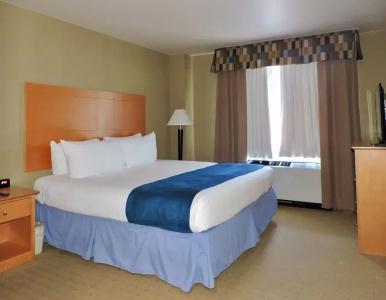 Marco LaGuardia & Suites - 60