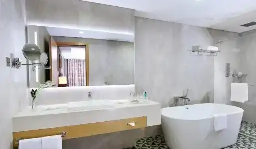 Grand Cosmopolitan - 34