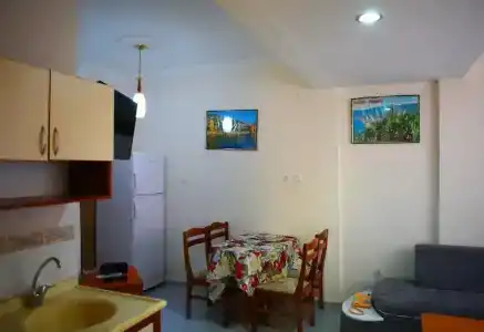 Sempati Apart - 27