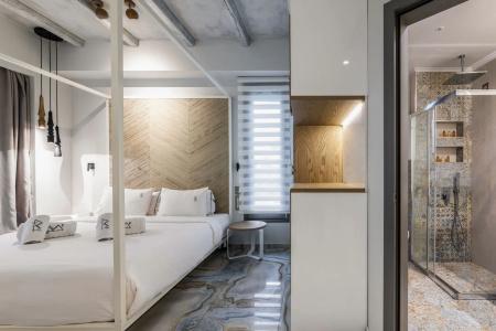 Blue Carpet Luxury Suites - 123