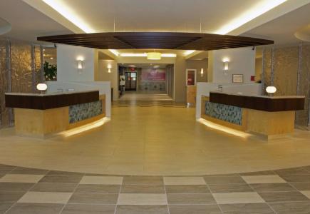 DoubleTree by Hilton Virginia Beach - 1