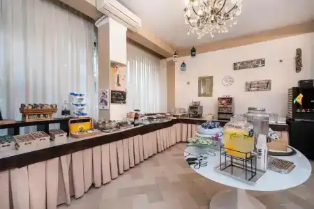 Mia Restaurant - 10