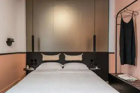 72 AD Suites - 12