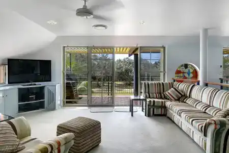 Sea Breeze on Main Beach - 34