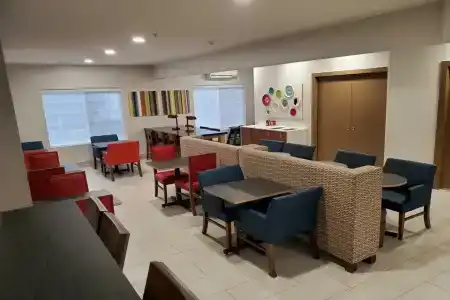Holiday Inn Express & Suites, an IHG - 14