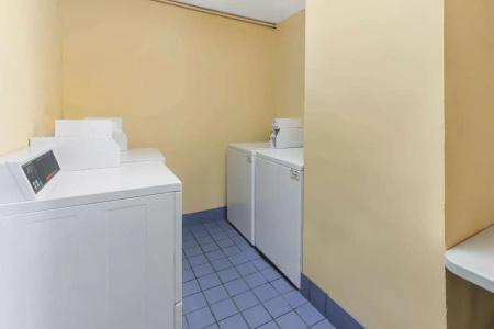 La Quinta Inn by Wyndham Ft. Lauderdale Northeast - 6