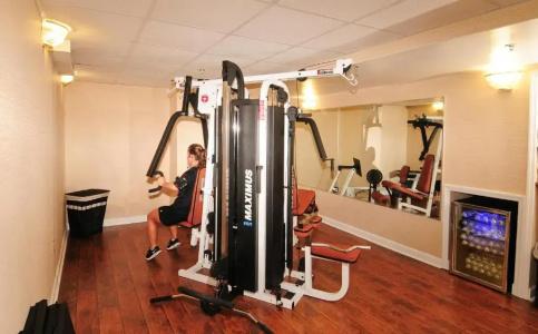 Holiday Inn At the Pavilion - - 5