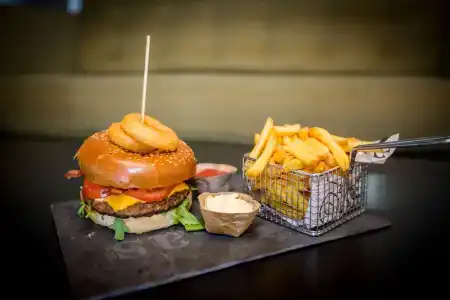 Tulip Inn Eindhoven Airport - 8