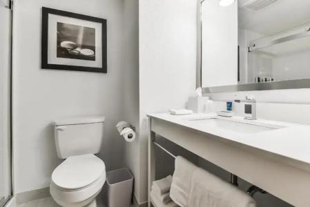 Four Points by Sheraton - 33