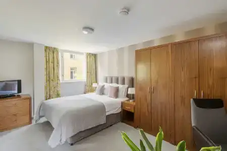 Saco Holborn – Lamb’s Conduit St - 10