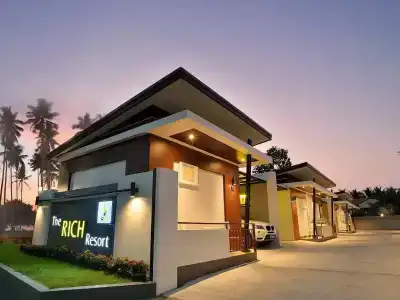 The Rich - 22