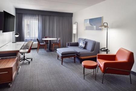 Courtyard by Marriott Broadway - 49