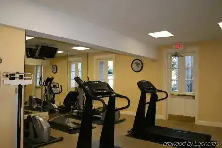 Hampton Inn Charleston-Historic District - 19