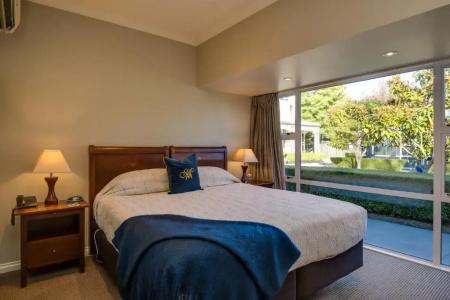 Merivale Manor - 100