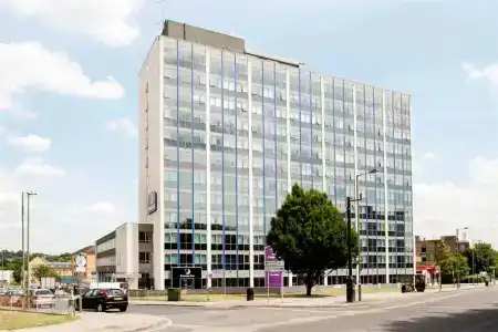 Premier Inn Hendon - The Hyde - 0