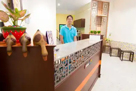 Vaccinated Staff - Oyo 1118 Kl Boutique - 1