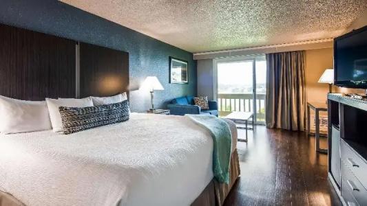 Best Western Pier Point Inn - 43