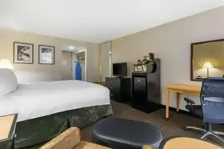 Quality Inn - Lindale - 13