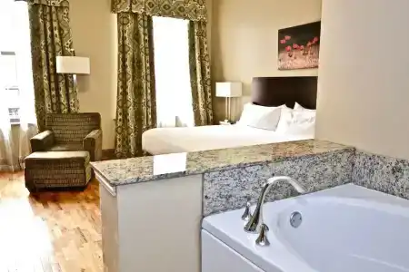 Holiday Inn Express Downtown, An Ihg - 43