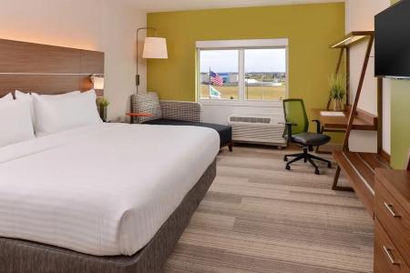 Holiday Inn Express & Suites - St. Petersburg - Madeira Beach, an IHG - 85