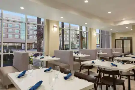 Wyndham Anaheim - 14