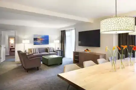 Radisson Blu Vancouver Airport & Marina - 4
