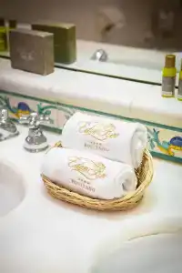 Eden Roc Suites - 40