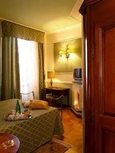Petit Chateau - 53