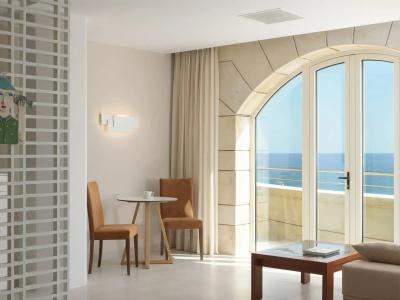 Macaris Suites & Spa - 77